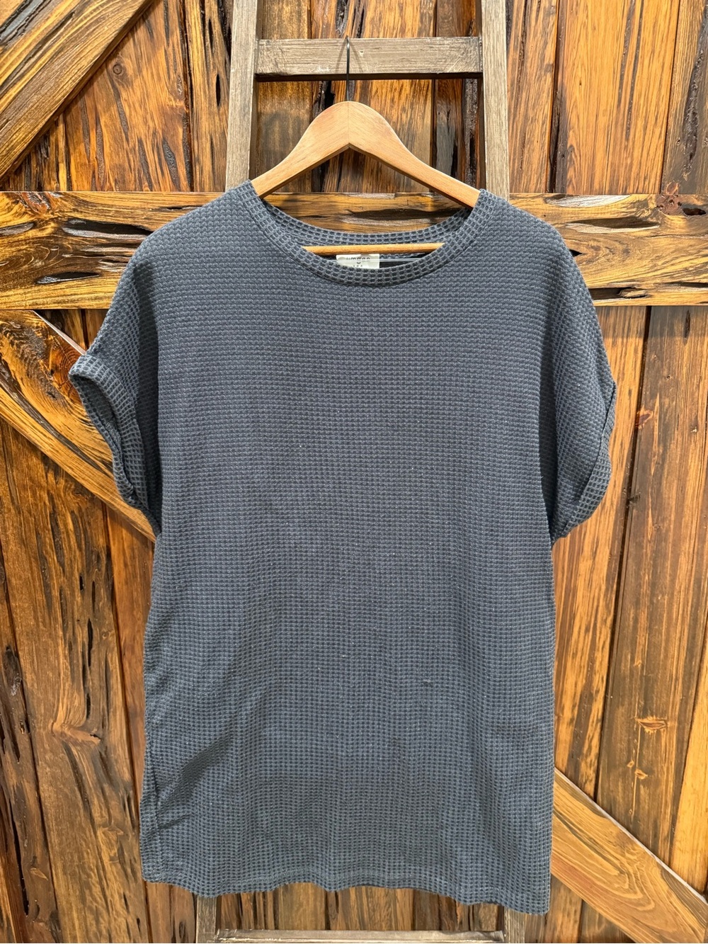 Umgee Women's Short Sleeve Waffle Knit Tee - Charcoal Gray